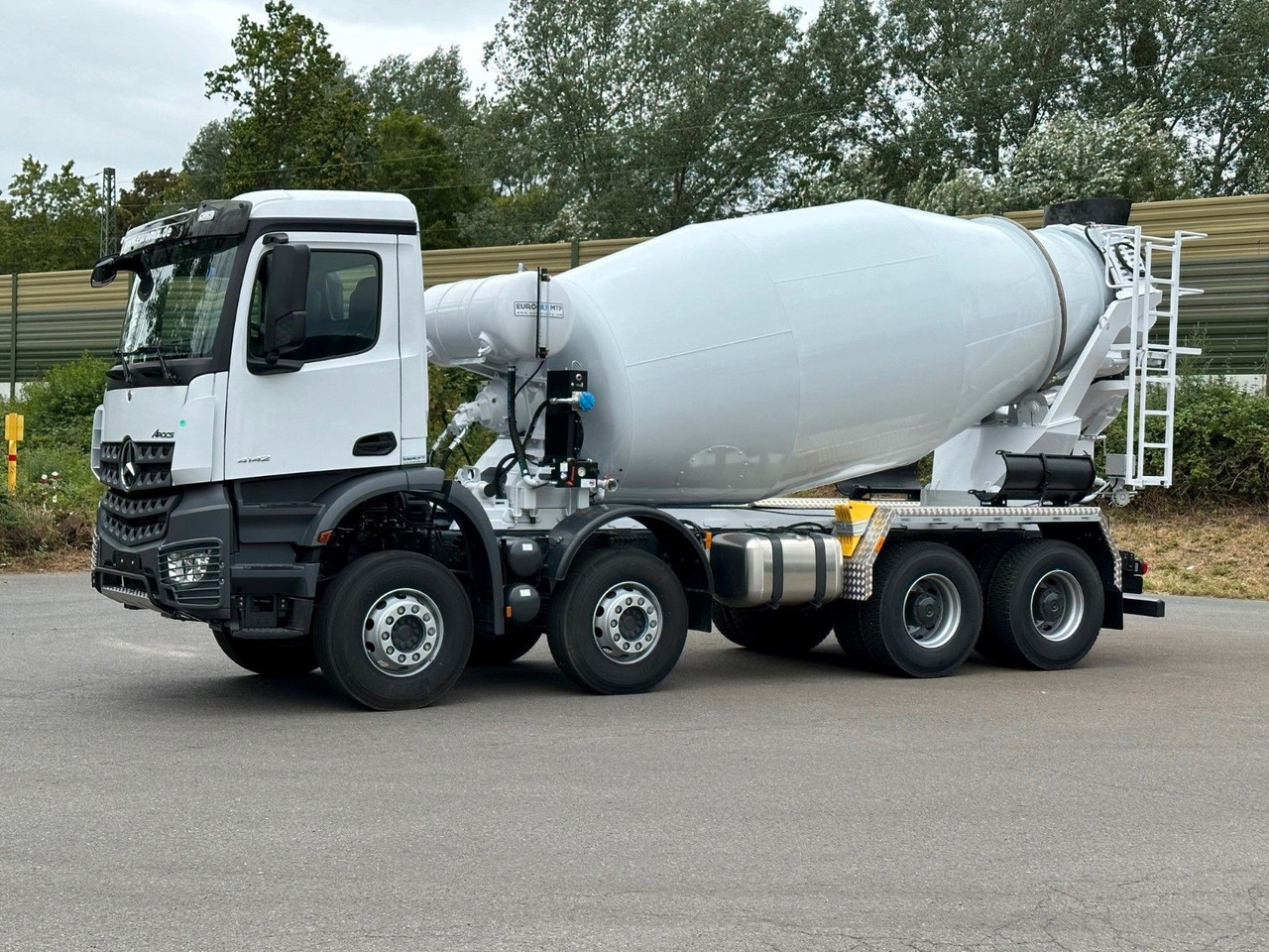 Mercedes-Benz AROCS 5 4142 B 8X4 Euro 3 EuromixMTP EM 10 - Betonvedējs: foto 4 Mercedes-Benz AROCS 5 4142 B 8X4 Euro 3 EuromixMTP EM 10 - Betonvedējs: foto 4
