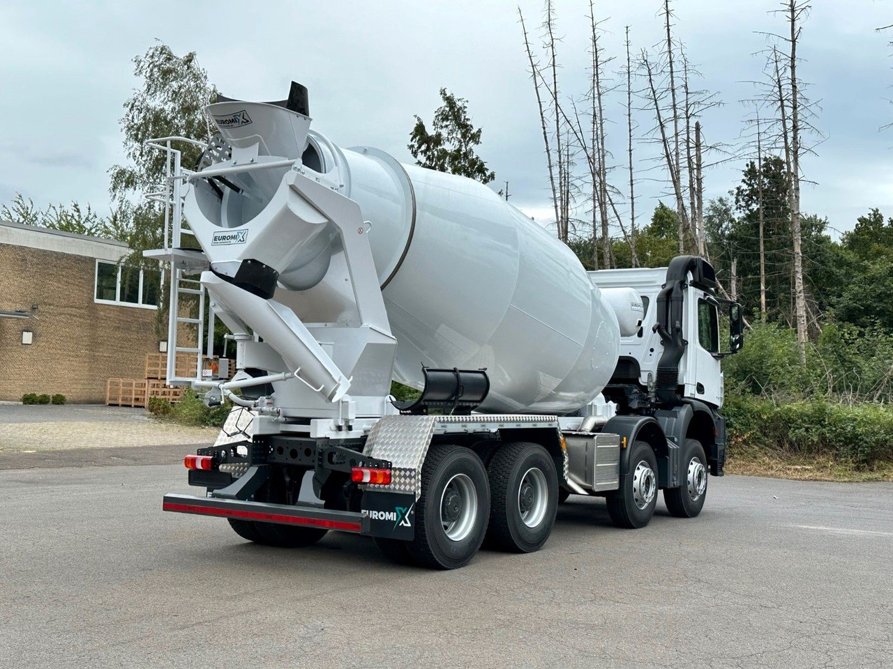 Betonvedējs Mercedes-Benz AROCS 5  4142 B 8X4 Euro 3 EuromixMTP EM 10: foto 7