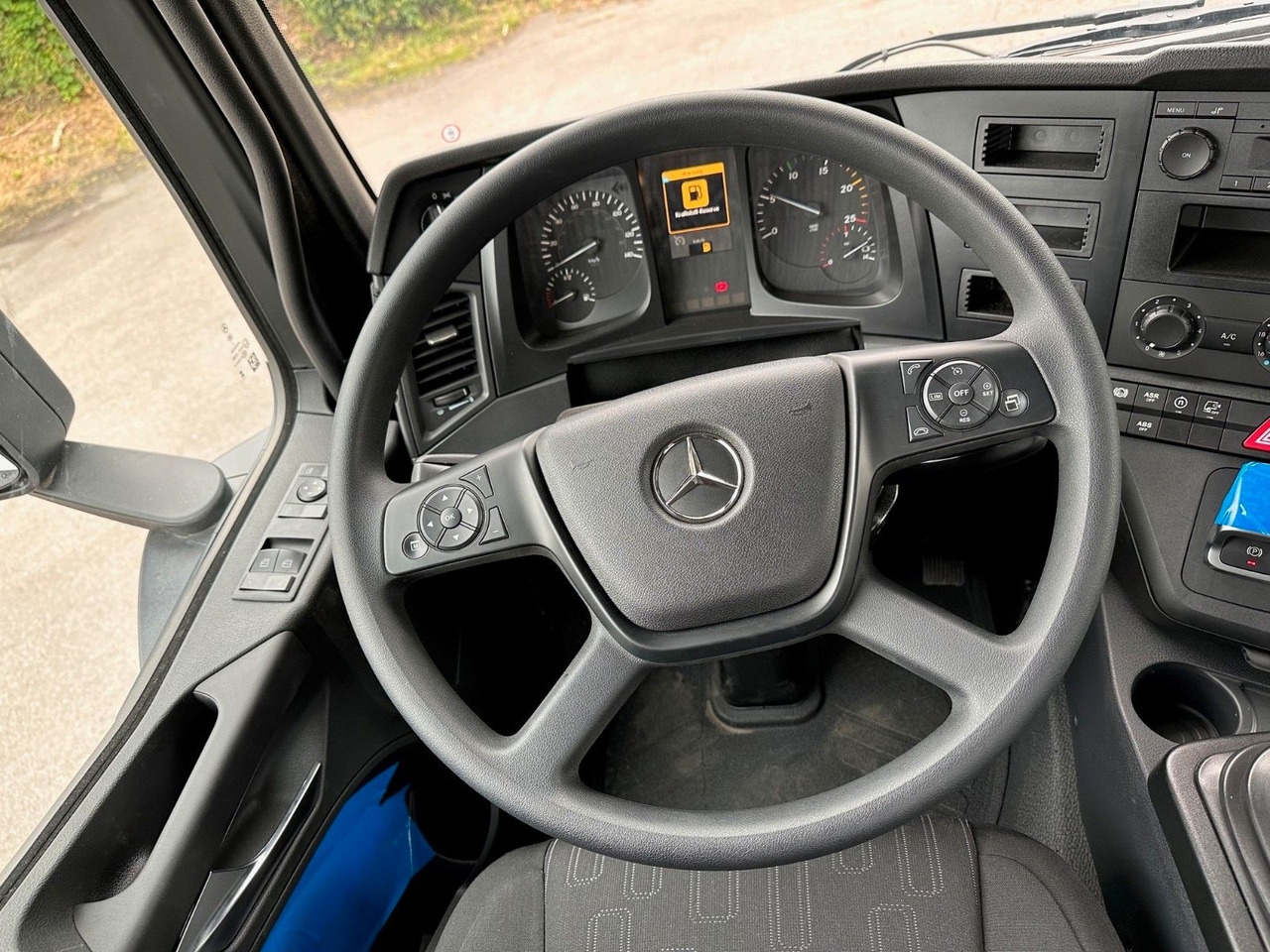 Betonvedējs Mercedes-Benz AROCS 5  4142 B 8X4 Euro 3 EuromixMTP EM 10: foto 17