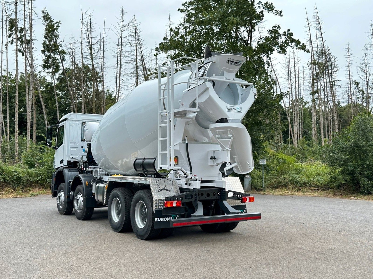 Mercedes-Benz AROCS 5 4142 B 8X4 Euro 3 EuromixMTP EM 10 - Betonvedējs: foto 5 Mercedes-Benz AROCS 5 4142 B 8X4 Euro 3 EuromixMTP EM 10 - Betonvedējs: foto 5