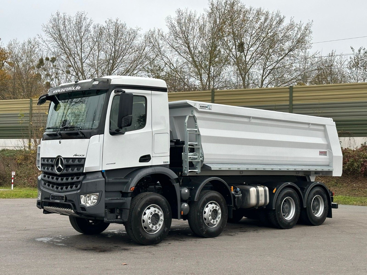 Mercedes-Benz AROCS 5 4145 8X4 E6e EuromixMTP 18m³ Kipper - Kravas automašīna pašizgāzējs: foto 2 Mercedes-Benz AROCS 5 4145 8X4 E6e EuromixMTP 18m³ Kipper - Kravas automašīna pašizgāzējs: foto 2