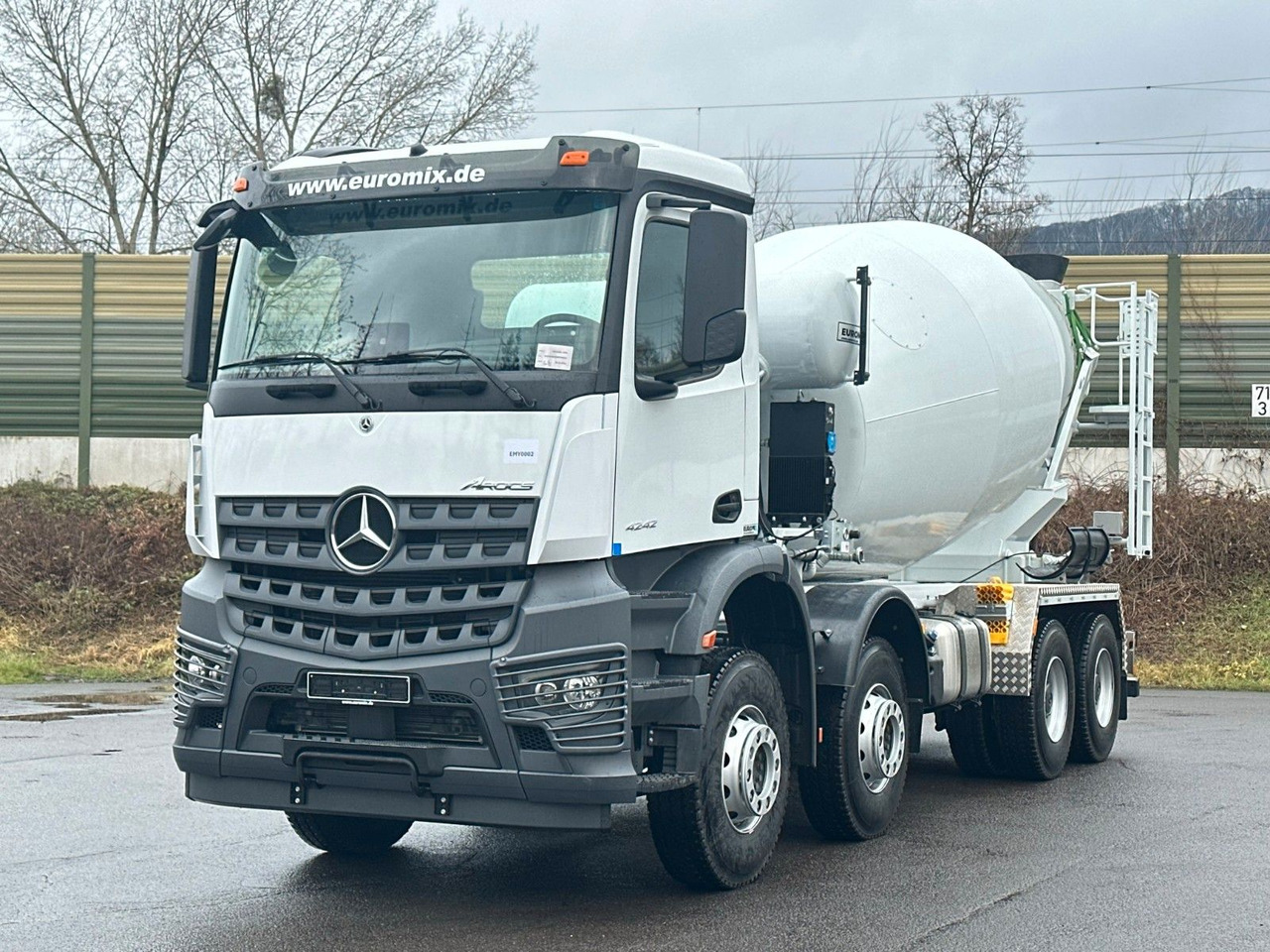 Mercedes-Benz AROCS 5 4242 8x4 Euro5 EuromixMTP EM 12m R - Betonvedējs: foto 2 Mercedes-Benz AROCS 5 4242 8x4 Euro5 EuromixMTP EM 12m R - Betonvedējs: foto 2