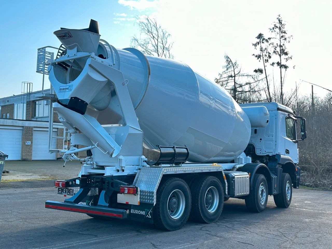 Mercedes-Benz Arocs 5 3743 8X4 / Euro6e EuromixMTP EM 10 L - Betonvedējs: foto 5 Mercedes-Benz Arocs 5 3743 8X4 / Euro6e EuromixMTP EM 10 L - Betonvedējs: foto 5
