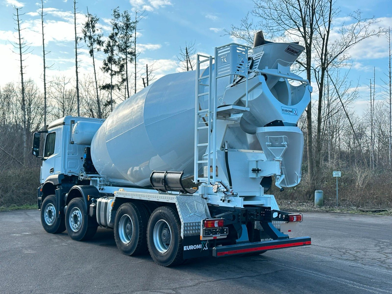 Mercedes-Benz Arocs 5 3743 8X4 / Euro6e EuromixMTP EM 10 L - Betonvedējs: foto 4 Mercedes-Benz Arocs 5 3743 8X4 / Euro6e EuromixMTP EM 10 L - Betonvedējs: foto 4