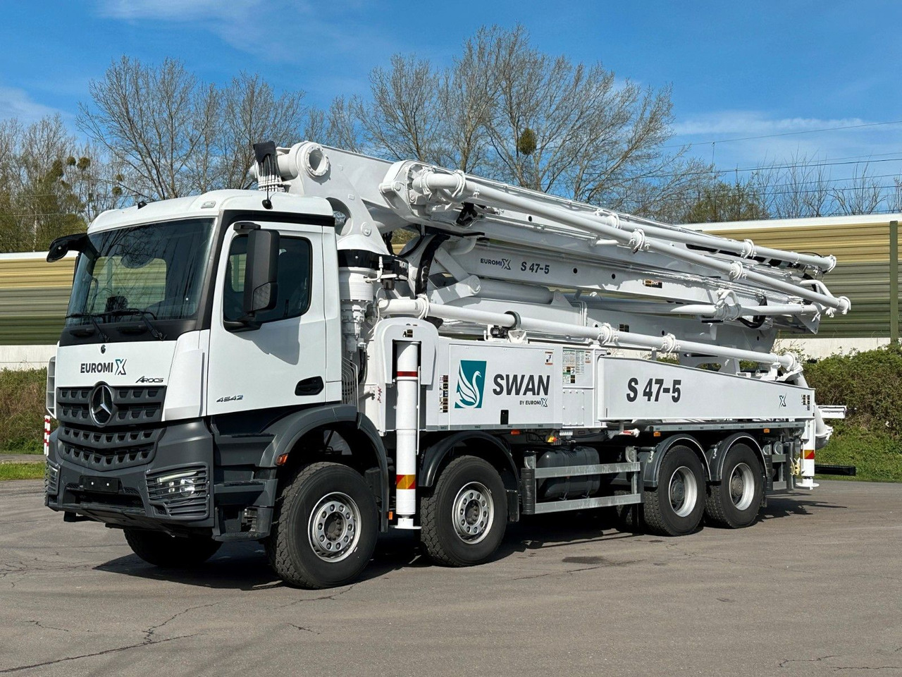 Mercedes-Benz Arocs 5 4542 8x4 SWAN TSP 47-5 160RZ ( 47m ) - Betonvedējs: foto 2 Mercedes-Benz Arocs 5 4542 8x4 SWAN TSP 47-5 160RZ ( 47m ) - Betonvedējs: foto 2