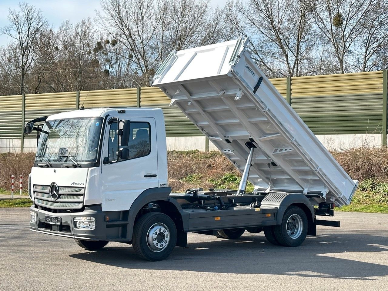 Mercedes-Benz Atego 1224 K EuromixMTP 3-Seiten-Kipper - Kravas automašīna pašizgāzējs: foto 1 Mercedes-Benz Atego 1224 K EuromixMTP 3-Seiten-Kipper - Kravas automašīna pašizgāzējs: foto 1