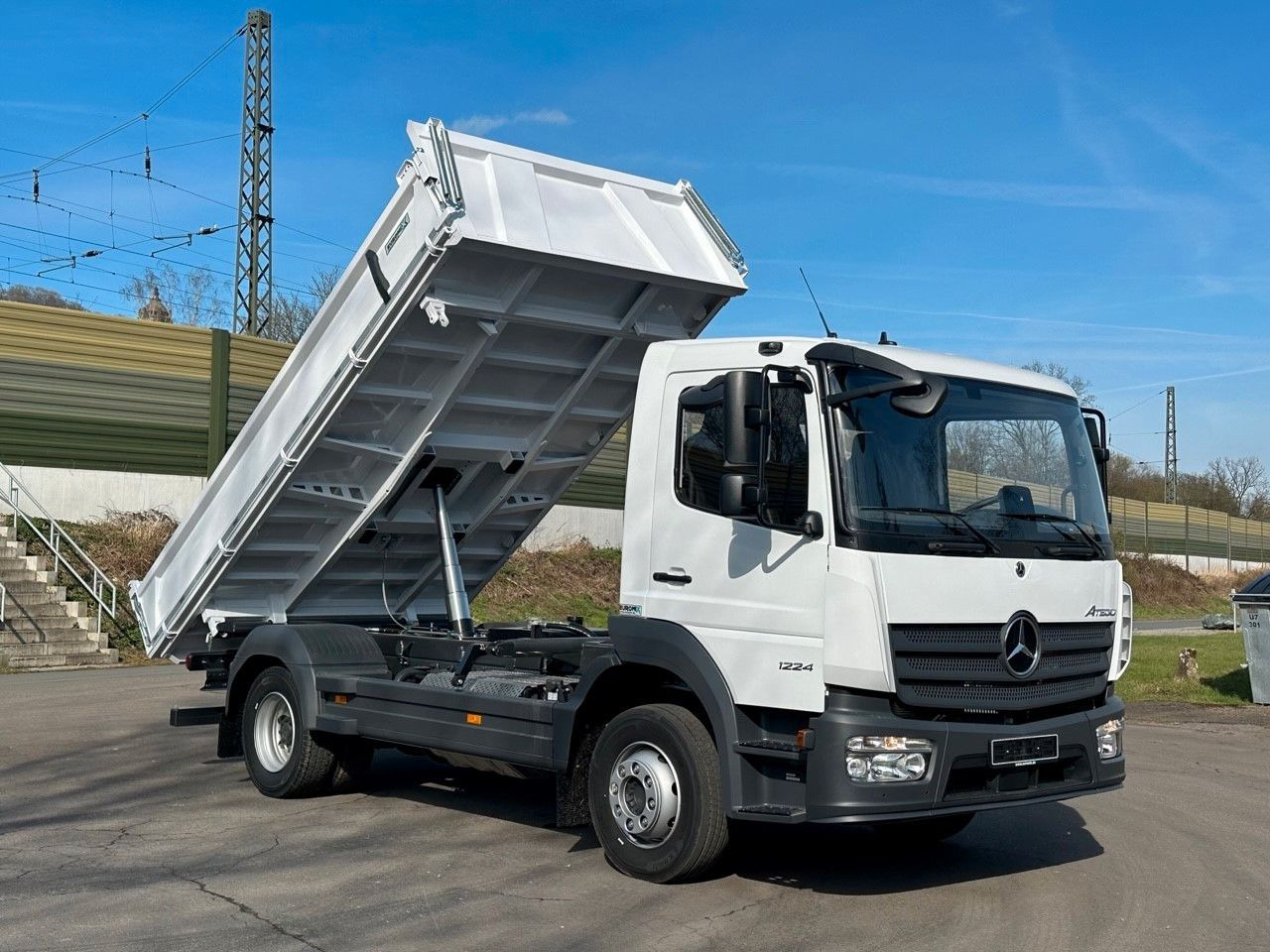 Mercedes-Benz Atego 1224 K EuromixMTP 3-Seiten-Kipper - Kravas automašīna pašizgāzējs: foto 1 Mercedes-Benz Atego 1224 K EuromixMTP 3-Seiten-Kipper - Kravas automašīna pašizgāzējs: foto 1