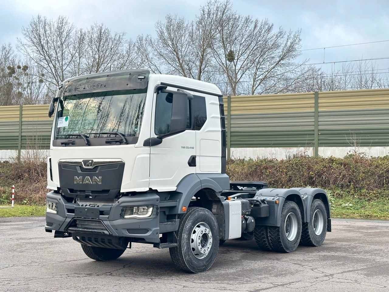 MAN TGS 33.440 BBS 6X4 EUROMIX MTP Kipper-Auflieger - Vilcējs: foto 1 MAN TGS 33.440 BBS 6X4 EUROMIX MTP Kipper-Auflieger - Vilcējs: foto 1