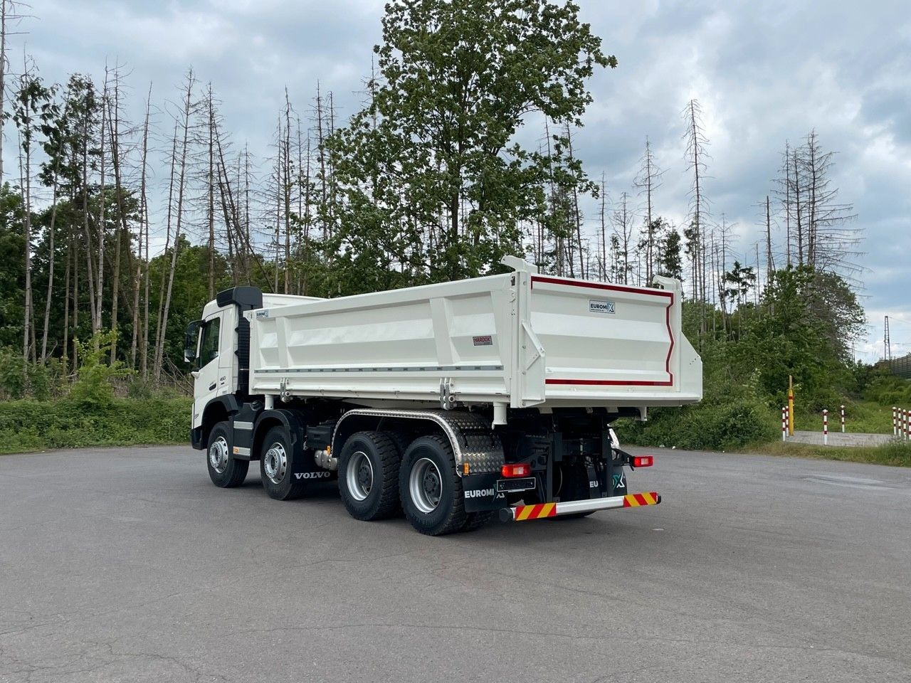 Volvo FMX 460 8x4 / WECHSELSYSTEM KIPPER+MISCHER Volvo FMX 460 8x4 / WECHSELSYSTEM KIPPER+MISCHER - Betonvedējs: foto 4 Volvo FMX 460 8x4 / WECHSELSYSTEM KIPPER+MISCHER Volvo FMX 460 8x4 / WECHSELSYSTEM KIPPER+MISCHER - Betonvedējs: foto 4