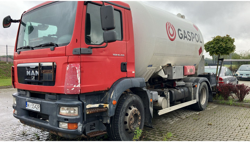 MAN TGM 18.250 4x2 15412 Liter Gas tank truck ID 2.170 - Autocisterna: foto 1 MAN TGM 18.250 4x2 15412 Liter Gas tank truck ID 2.170 - Autocisterna: foto 1