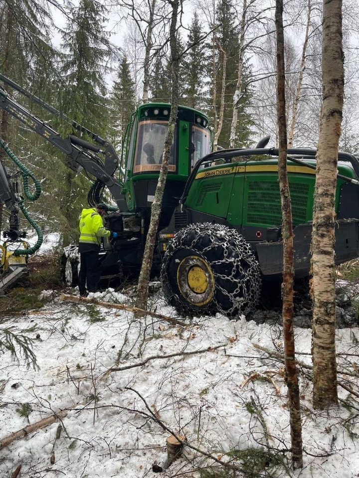 John Deere 1070 G - Harvesters: foto 4 John Deere 1070 G - Harvesters: foto 4