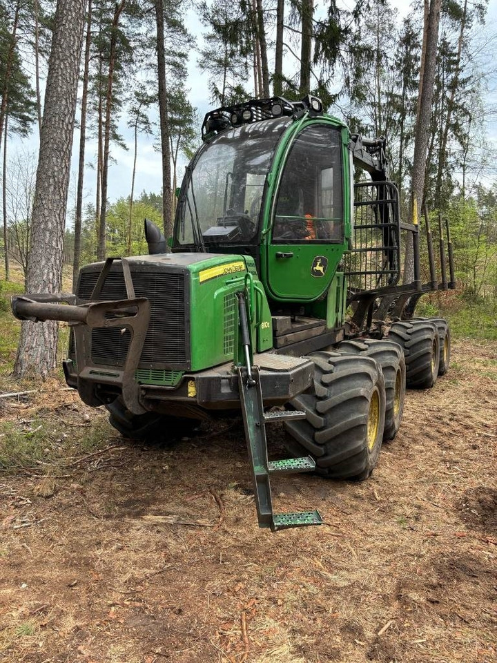 John Deere 810 E - Forvarders: foto 1 John Deere 810 E - Forvarders: foto 1