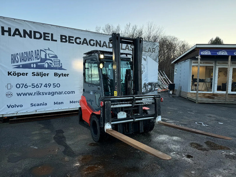 Toyota 8FBMT45 Electric, 3.600h, 2015 - Elektroiekrāvējs: foto 1 Toyota 8FBMT45 Electric, 3.600h, 2015 - Elektroiekrāvējs: foto 1