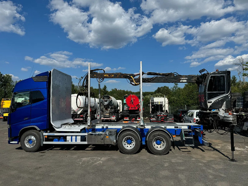 Volvo FH 6x4, Timber-truck + Jonsered 1080, 2017 - Kokvedējs, Kravas auto ar manipulatoru: foto 4 Volvo FH 6x4, Timber-truck + Jonsered 1080, 2017 - Kokvedējs, Kravas auto ar manipulatoru: foto 4