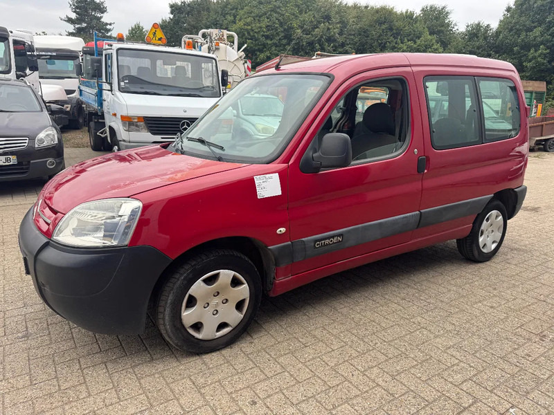 Citroën Berlingo **PETROL-ESSENCE-BENZINE** - Vieglā automašīna: foto 1 Citroën Berlingo **PETROL-ESSENCE-BENZINE** - Vieglā automašīna: foto 1