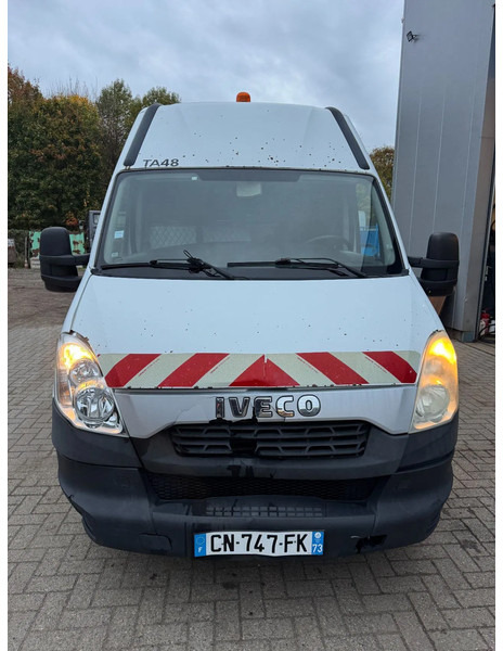 Iveco Daily **35C15-EURO 5-MOTOR 3.0** - Kravas mikroautobuss: foto 3 Iveco Daily **35C15-EURO 5-MOTOR 3.0** - Kravas mikroautobuss: foto 3