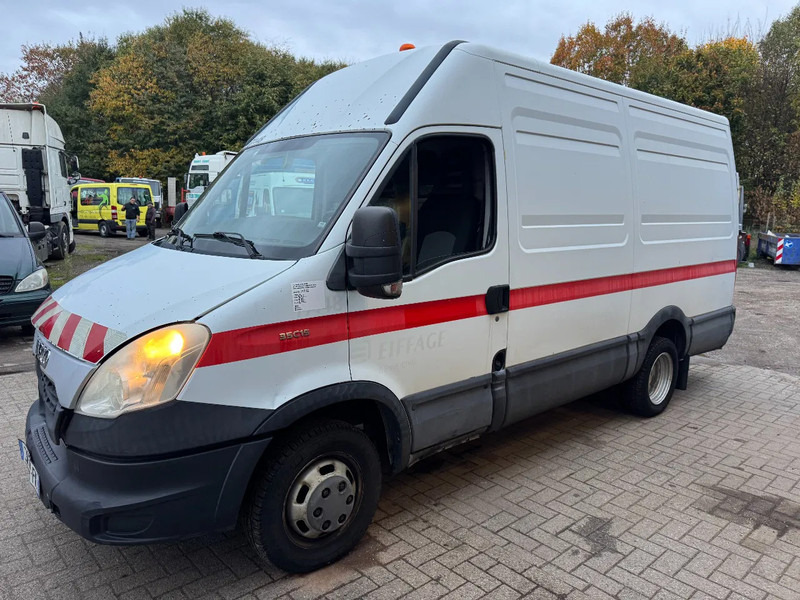 Iveco Daily **35C15-EURO 5-MOTOR 3.0** - Kravas mikroautobuss: foto 2 Iveco Daily **35C15-EURO 5-MOTOR 3.0** - Kravas mikroautobuss: foto 2