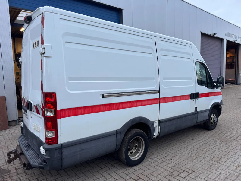Iveco Daily **35C15-EURO 5-MOTOR 3.0** - Kravas mikroautobuss: foto 5 Iveco Daily **35C15-EURO 5-MOTOR 3.0** - Kravas mikroautobuss: foto 5