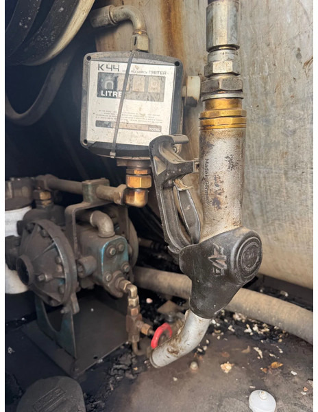 Kravas automašīna pārvadāšana bitumena Scania P94-300 **BURTEC BITUM SPRAYER-BELGIAN TRUCK**: foto 7 Kravas automašīna pārvadāšana bitumena Scania P94-300 **BURTEC BITUM SPRAYER-BELGIAN TRUCK**: foto 7