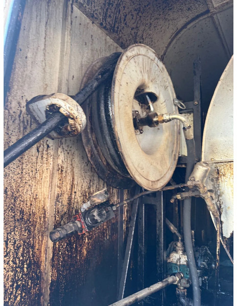 Kravas automašīna pārvadāšana bitumena Scania P94-300 **BURTEC BITUM SPRAYER-BELGIAN TRUCK**: foto 16 Kravas automašīna pārvadāšana bitumena Scania P94-300 **BURTEC BITUM SPRAYER-BELGIAN TRUCK**: foto 16