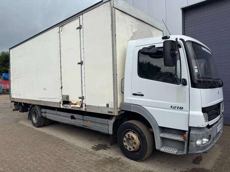 Mercedes-Benz Atego 1218 **MANUAL GEARBOX-STEEL SUSPENSION** - Kravas automašīna ar slēgto virsbūvi: foto 3 Mercedes-Benz Atego 1218 **MANUAL GEARBOX-STEEL SUSPENSION** - Kravas automašīna ar slēgto virsbūvi: foto 3