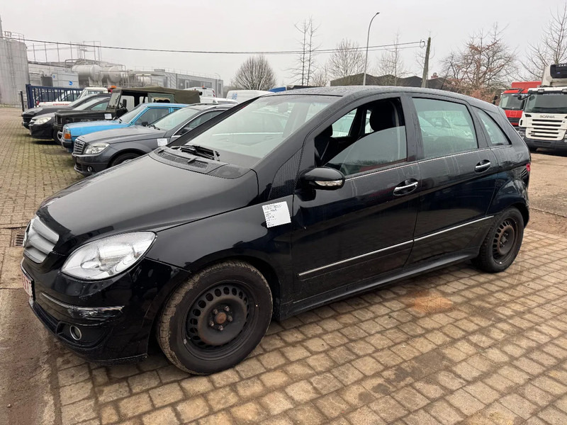 Mercedes-Benz B-Klasse **180CDI-AIRCO** - Vieglā automašīna: foto 1 Mercedes-Benz B-Klasse **180CDI-AIRCO** - Vieglā automašīna: foto 1