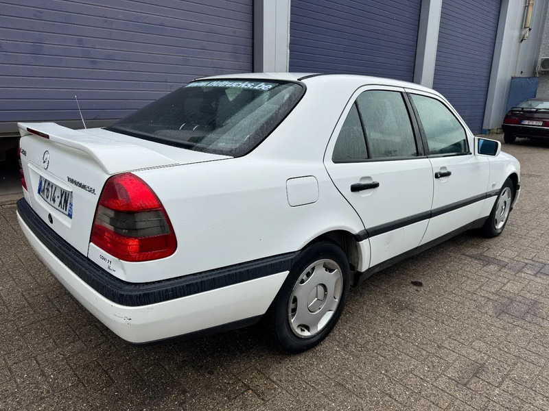 Mercedes-Benz C-Klasse **C250DIESEL** - Sedans: foto 4 Mercedes-Benz C-Klasse **C250DIESEL** - Sedans: foto 4
