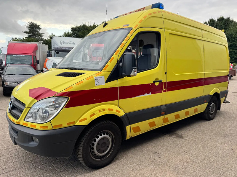 Mercedes-Benz Sprinter 316 **AMBULANCE-EURO 5-AIRCO** - Ātrās palīdzības mašīna: foto 1 Mercedes-Benz Sprinter 316 **AMBULANCE-EURO 5-AIRCO** - Ātrās palīdzības mašīna: foto 1