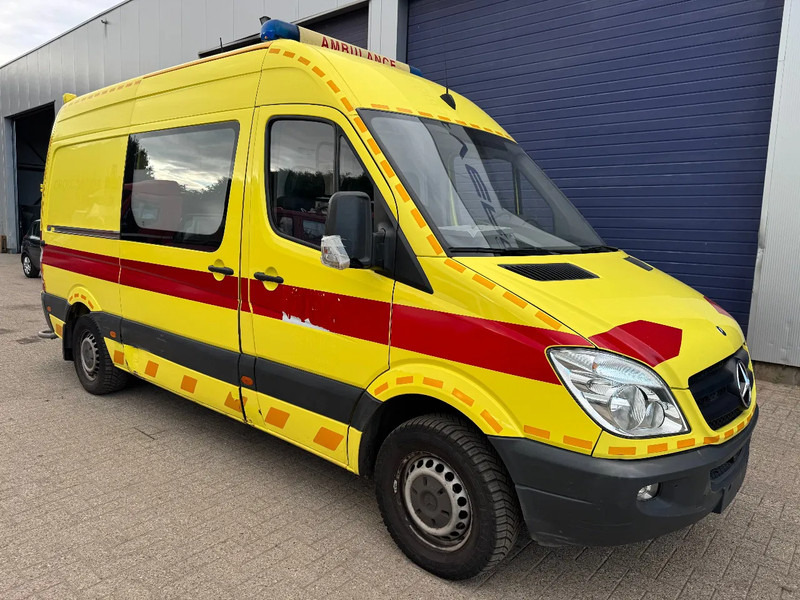 Mercedes-Benz Sprinter 316 **AMBULANCE-EURO 5-AIRCO** - Ātrās palīdzības mašīna: foto 3 Mercedes-Benz Sprinter 316 **AMBULANCE-EURO 5-AIRCO** - Ātrās palīdzības mašīna: foto 3