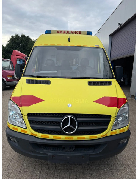 Mercedes-Benz Sprinter 316 **AMBULANCE-EURO 5-AIRCO** - Ātrās palīdzības mašīna: foto 2 Mercedes-Benz Sprinter 316 **AMBULANCE-EURO 5-AIRCO** - Ātrās palīdzības mašīna: foto 2
