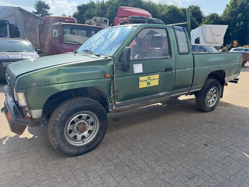 Nissan King-cab **DIESEL-4X4** - Vieglā automašīna: foto 3 Nissan King-cab **DIESEL-4X4** - Vieglā automašīna: foto 3