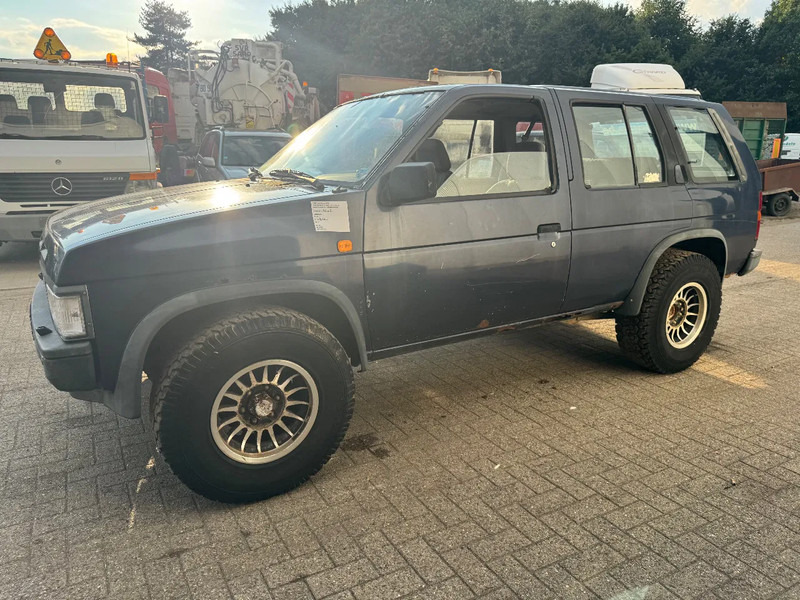 Nissan Terrano **4X4-DIESEL-LONG CHASSIS** - Vieglā automašīna: foto 1 Nissan Terrano **4X4-DIESEL-LONG CHASSIS** - Vieglā automašīna: foto 1
