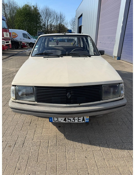 Renault 18 **ESSENCE-PETROL** - Universālis: foto 2 Renault 18 **ESSENCE-PETROL** - Universālis: foto 2