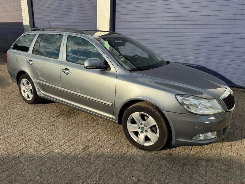 Škoda Octavia **EURO5-BELGIAN CAR** - Vieglā automašīna: foto 3 Škoda Octavia **EURO5-BELGIAN CAR** - Vieglā automašīna: foto 3