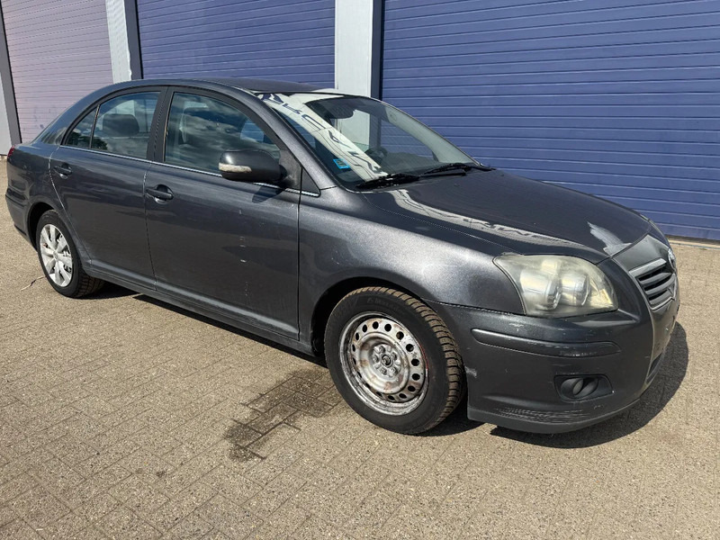 Toyota Avensis **DIESEL-AIRCO** - Vieglā automašīna: foto 3 Toyota Avensis **DIESEL-AIRCO** - Vieglā automašīna: foto 3
