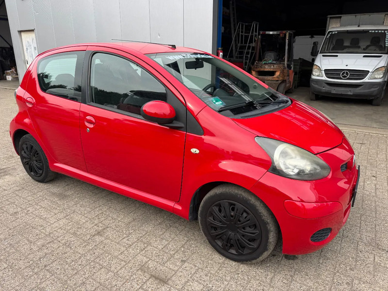 Toyota Aygo **5DOORS-BELGIAN CAR** - Hečbeks: foto 3 Toyota Aygo **5DOORS-BELGIAN CAR** - Hečbeks: foto 3