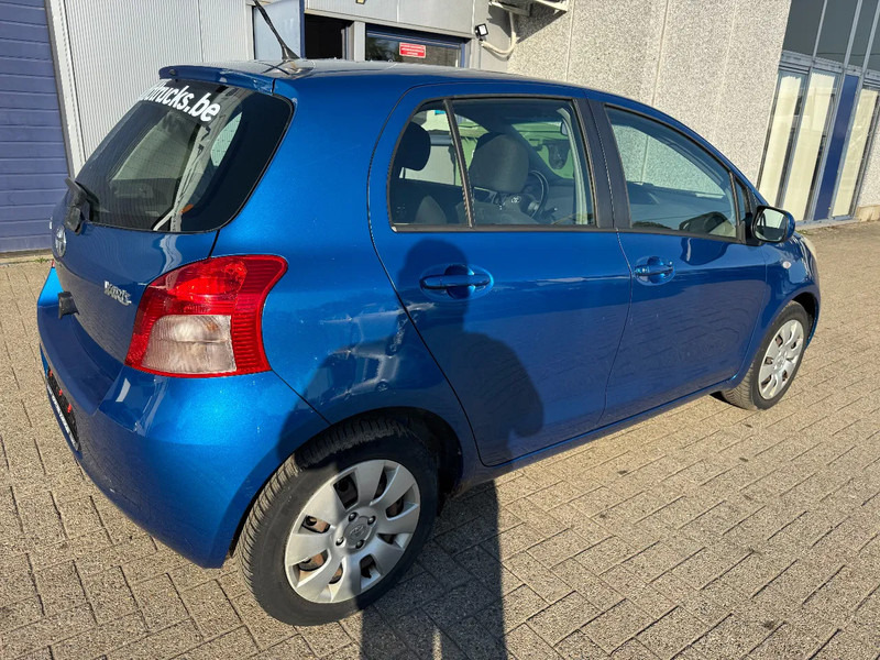Toyota Yaris **PETROL-ESSENCE-AC** - Hečbeks: foto 4 Toyota Yaris **PETROL-ESSENCE-AC** - Hečbeks: foto 4