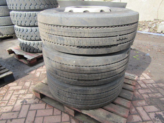 315/70/22.5 ‘ALCOA'(4) MICHELIN STEER PATTERN – 4 PIECE SET - Riepa - Kravas automašīna: foto 3 315/70/22.5 ‘ALCOA'(4) MICHELIN STEER PATTERN – 4 PIECE SET - Riepa - Kravas automašīna: foto 3