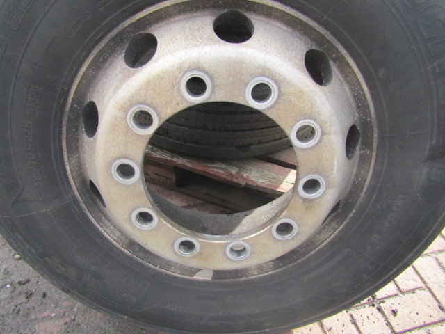 315/70/22.5 ‘ALCOA'(4) MICHELIN STEER PATTERN – 4 PIECE SET - Riepa - Kravas automašīna: foto 2 315/70/22.5 ‘ALCOA'(4) MICHELIN STEER PATTERN – 4 PIECE SET - Riepa - Kravas automašīna: foto 2