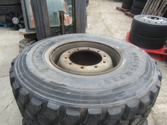 465/65/22.5 MICHELIN TRACK GRIP TYRE WITH RIM - Riepa - Kravas automašīna: foto 2 465/65/22.5 MICHELIN TRACK GRIP TYRE WITH RIM - Riepa - Kravas automašīna: foto 2