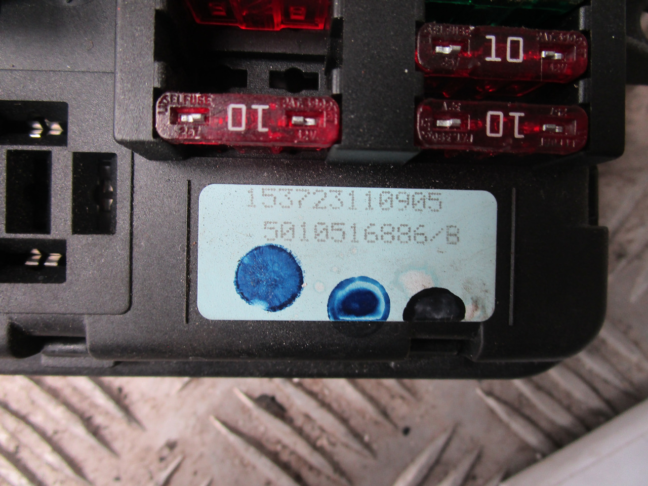 DAF CF 65 FUSEBOARD P/NO 153723110905 - Elektrosistēma - Kravas automašīna: foto 2 DAF CF 65 FUSEBOARD P/NO 153723110905 - Elektrosistēma - Kravas automašīna: foto 2