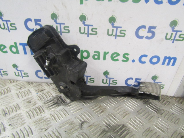 DAF LF 220 EURO 6 THROTTLE CONTROL UNIT P/NO 7482492423/401177 - Elektrosistēma - Kravas automašīna: foto 1 DAF LF 220 EURO 6 THROTTLE CONTROL UNIT P/NO 7482492423/401177 - Elektrosistēma - Kravas automašīna: foto 1