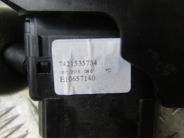 DAF LF 220 INDICATOR / WIPER STALK COMPLETE P/NO 7421535734 / 7421535775 - Kabīne un interjers - Kravas automašīna: foto 2 DAF LF 220 INDICATOR / WIPER STALK COMPLETE P/NO 7421535734 / 7421535775 - Kabīne un interjers - Kravas automašīna: foto 2