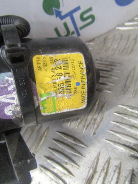 DAF LF 220 WIPER MOTOR ‘VALEO’ P/NO 53558202 - Kabīne un interjers - Kravas automašīna: foto 3 DAF LF 220 WIPER MOTOR ‘VALEO’ P/NO 53558202 - Kabīne un interjers - Kravas automašīna: foto 3