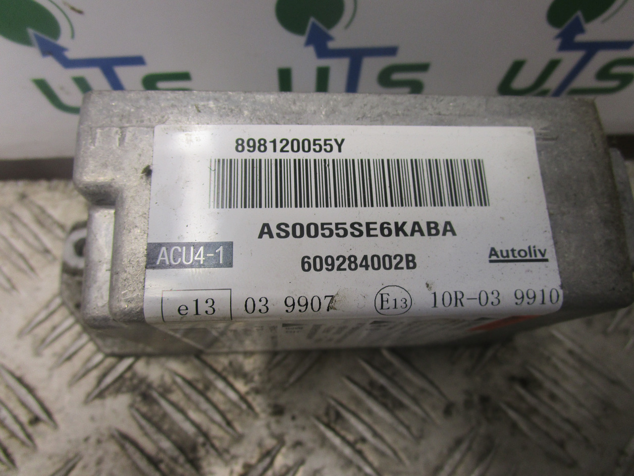 ISUZU N75 4HK1 AIR BAG SENSOR P/NO 898120055Y - Kabīne un interjers - Kravas automašīna: foto 2 ISUZU N75 4HK1 AIR BAG SENSOR P/NO 898120055Y - Kabīne un interjers - Kravas automašīna: foto 2