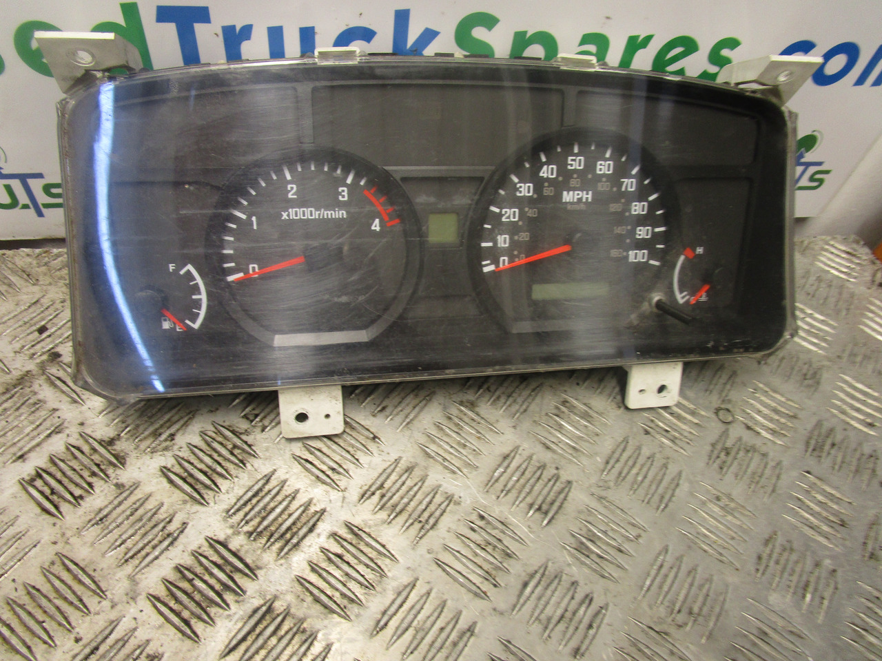 ISUZU N75 4HK1 CLOCK CLUSTER P/NO 8981266770 - Kabīne un interjers - Kravas automašīna: foto 1 ISUZU N75 4HK1 CLOCK CLUSTER P/NO 8981266770 - Kabīne un interjers - Kravas automašīna: foto 1
