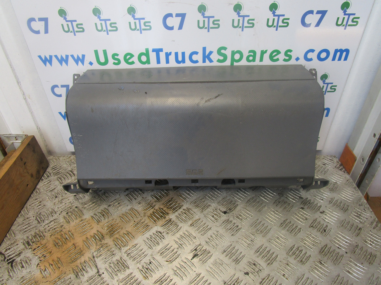 ISUZU N75 4HK1 PASSENGER SIDE AIR BAG COMPLETE - Kabīne un interjers - Kravas automašīna: foto 1 ISUZU N75 4HK1 PASSENGER SIDE AIR BAG COMPLETE - Kabīne un interjers - Kravas automašīna: foto 1