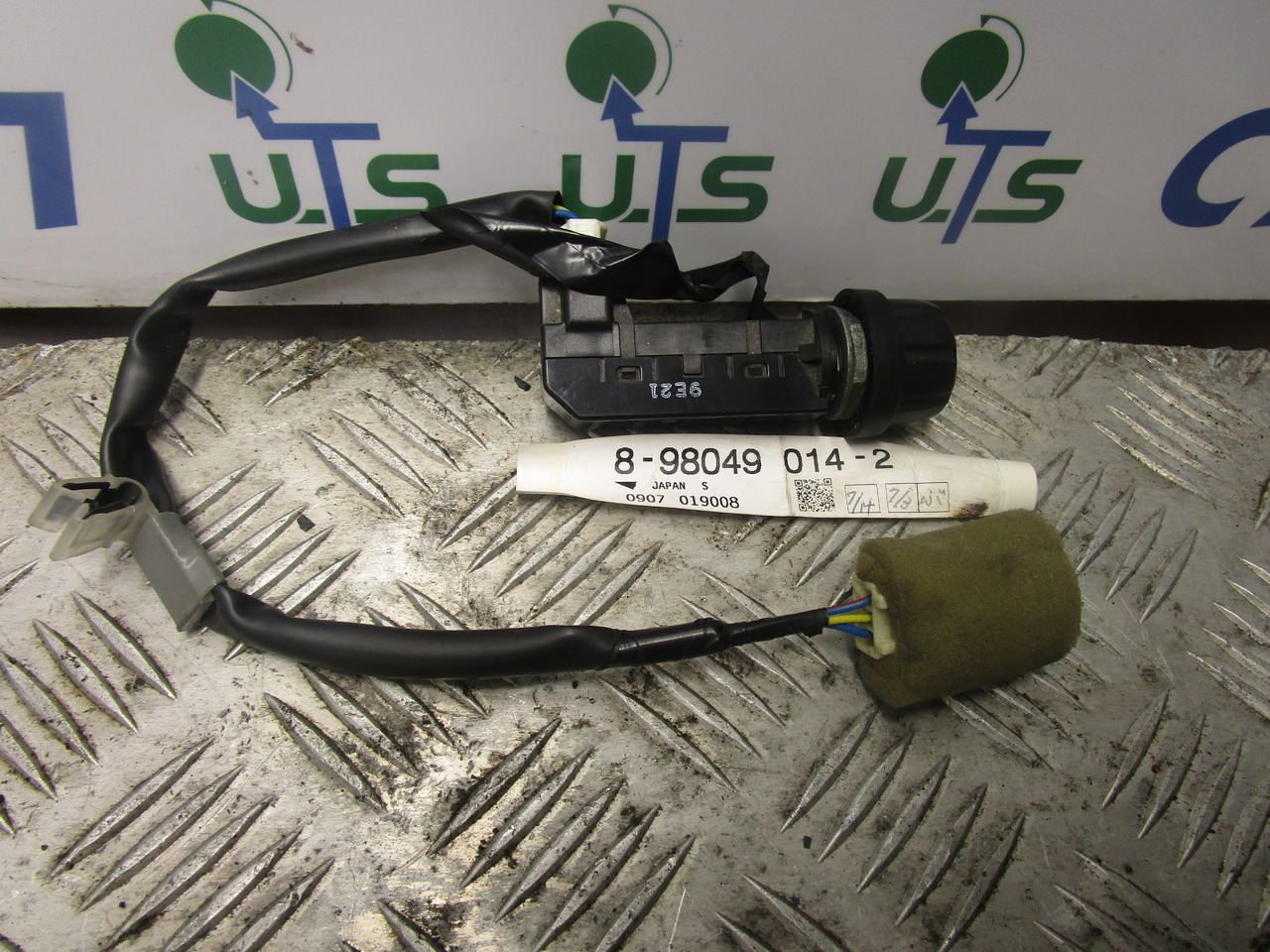ISUZU N75 4HK1 THROTTLE CONTROL UNIT P/NO 8-980490142 - Elektrosistēma - Kravas automašīna: foto 1 ISUZU N75 4HK1 THROTTLE CONTROL UNIT P/NO 8-980490142 - Elektrosistēma - Kravas automašīna: foto 1