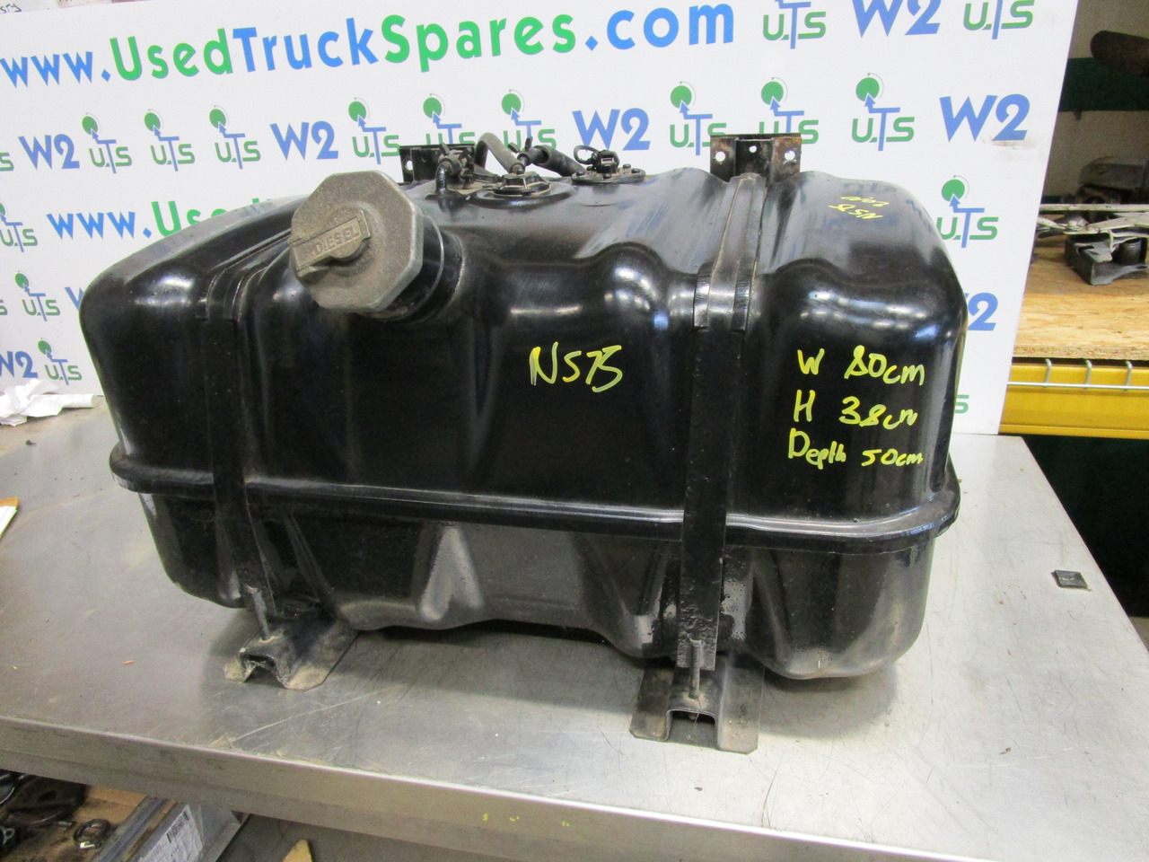 ISUZU N75 FUEL TANK COMPLETE - Degvielas tvertne - Kravas automašīna: foto 1 ISUZU N75 FUEL TANK COMPLETE - Degvielas tvertne - Kravas automašīna: foto 1