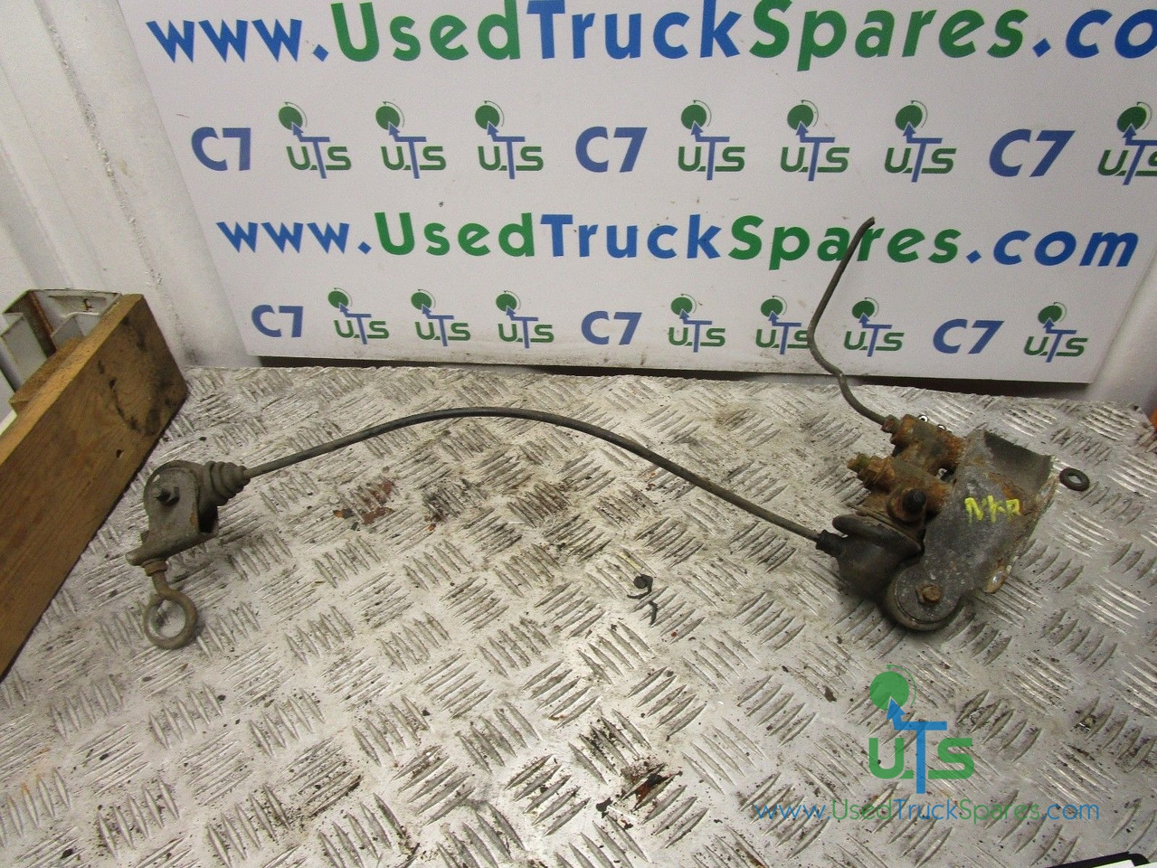 ISUZU NKR LOAD SENSING / BRAKE VALVE - Bremžu daļas - Kravas automašīna: foto 1 ISUZU NKR LOAD SENSING / BRAKE VALVE - Bremžu daļas - Kravas automašīna: foto 1